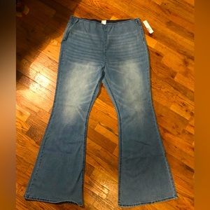 No boundaries plus size flare jeans